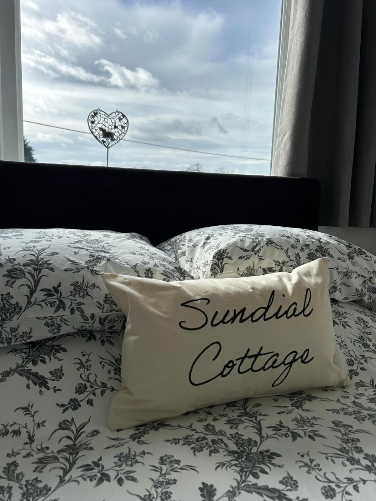 Sundial Cottage Newton Abbot Exterior photo